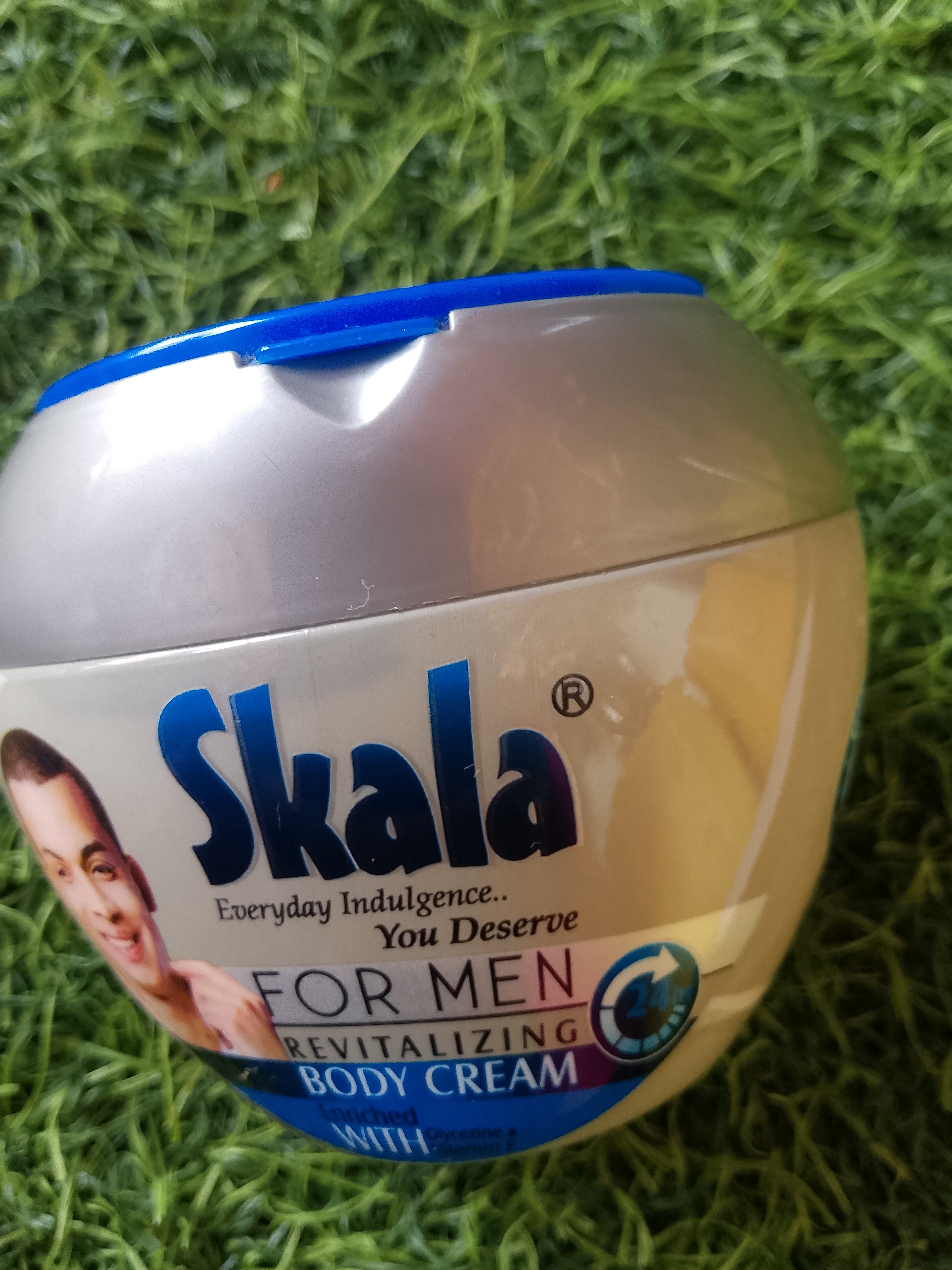 Skala for men
