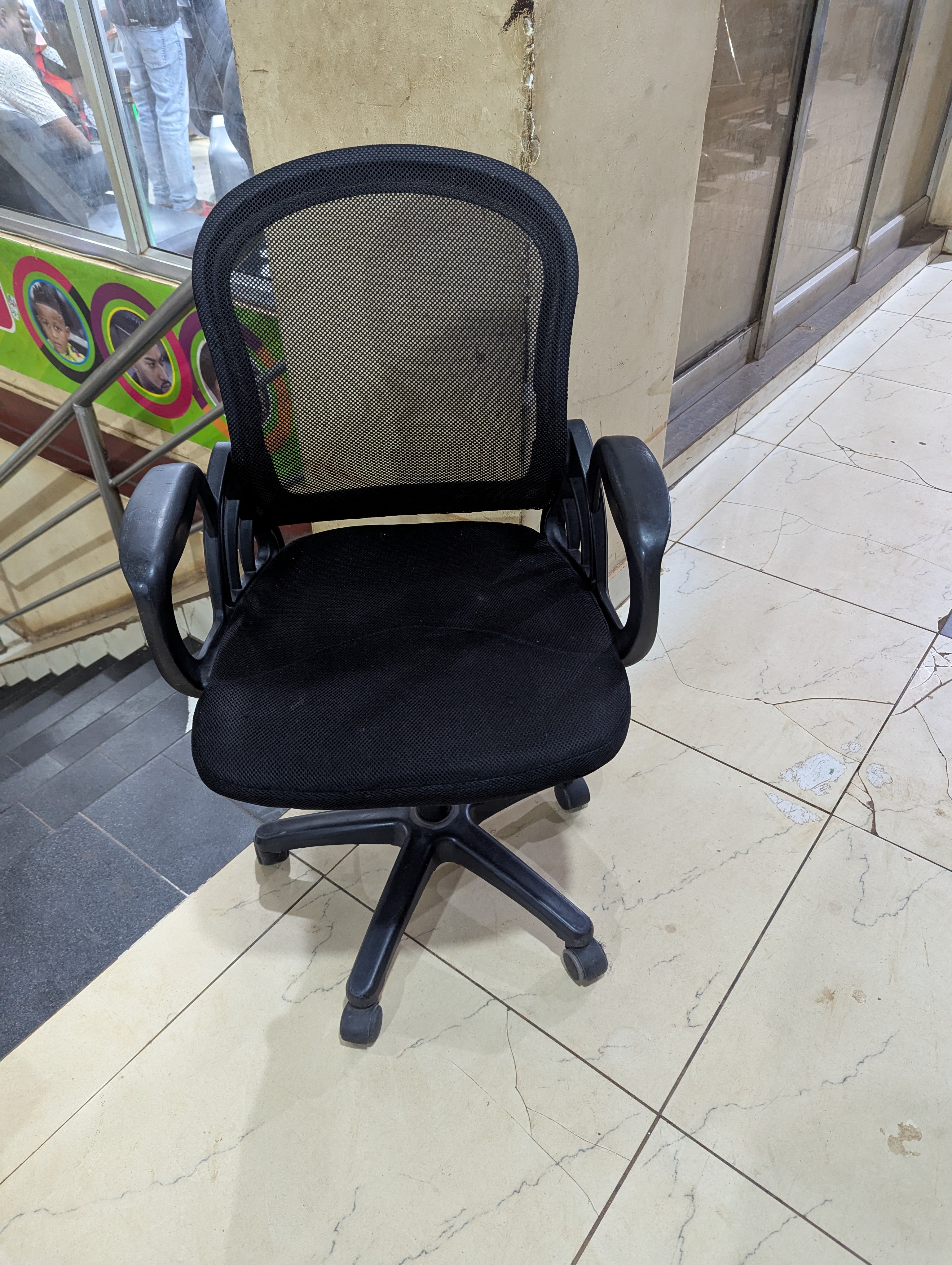 Second hand Back mesh adjustable chair
