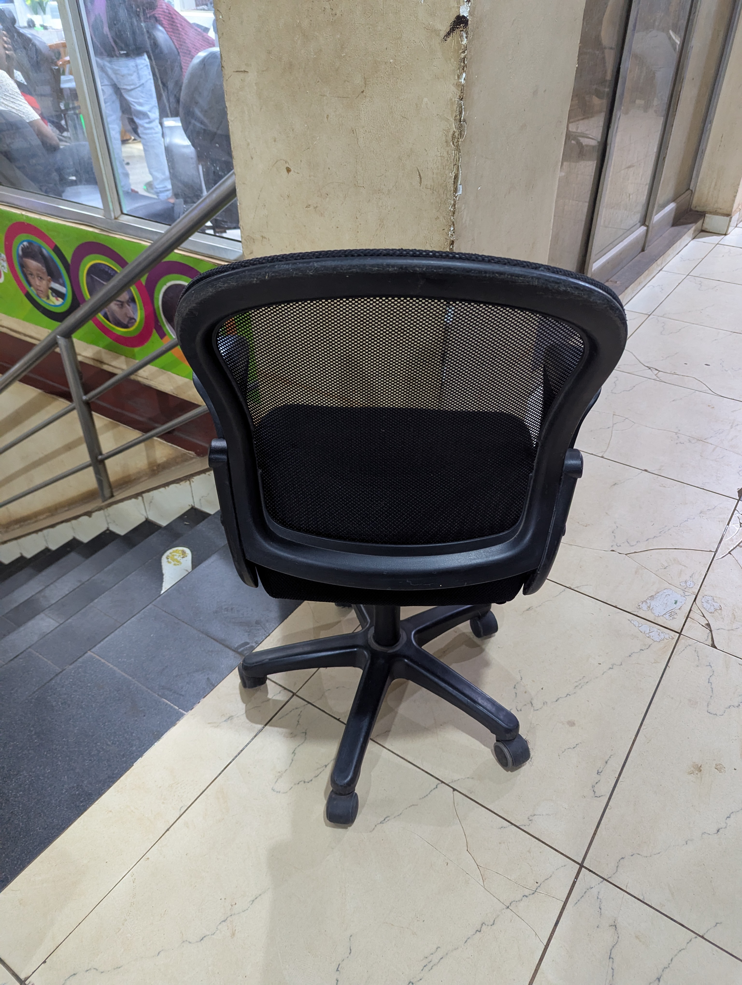 Second hand Back mesh adjustable chair - Gallery Image 2