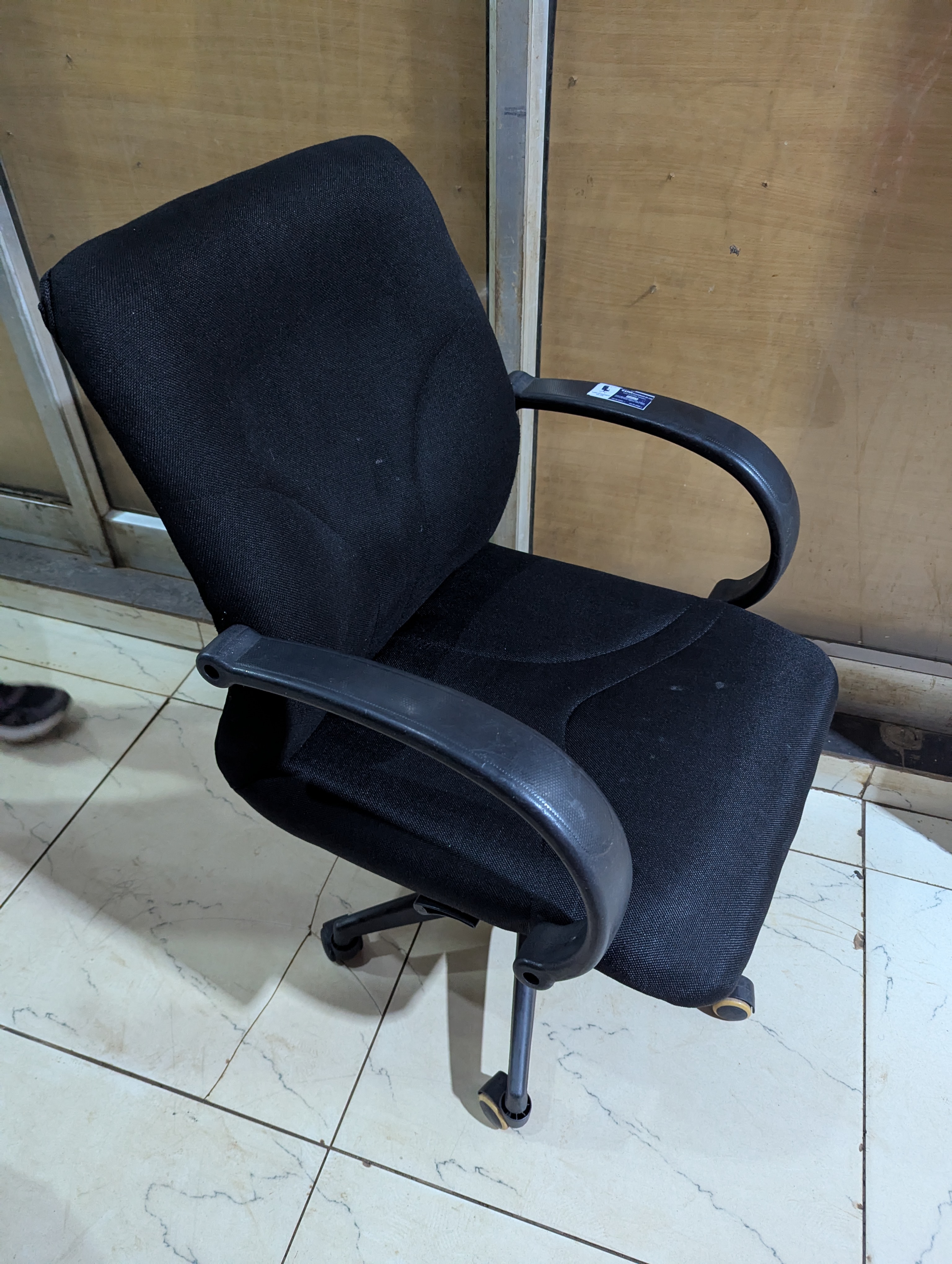 Short back office chair